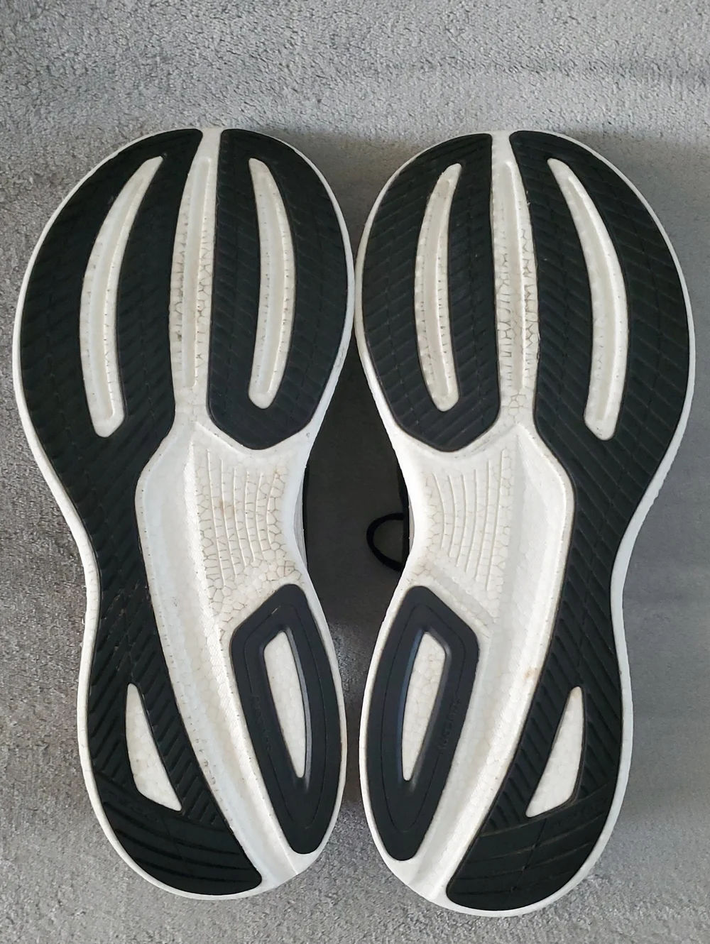 SAUCONY Ride 17 Form Fit Black/White Running Shoes MEN'S SIZE: 12